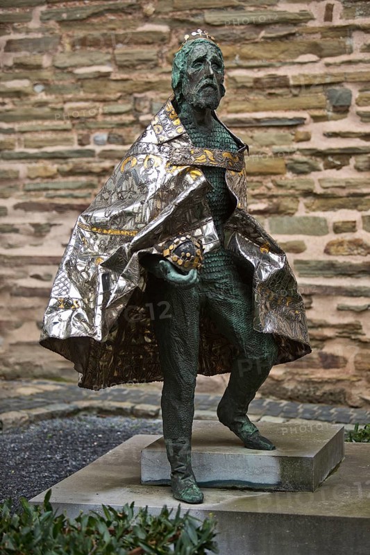 Statue of the King of Hungary, Stephen I by Imre Varga in front of the south side of Aachen Cathedral, Aachen, North Rhine-Westphalia, Germany, Europe