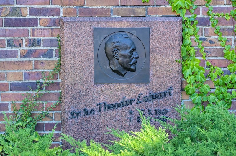 Grave Theodor Leipart, Memorial of the Socialists, Central Cemetery Friedrichsfelde, Gudrunstraße, Lichtenberg, Berlin, Germany, Europe