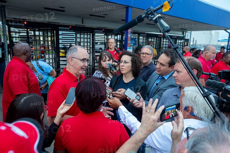 Sterling Heights, Michigan USA, 12 July 2023, United Auto Workers President Shawn Fain began contract bargaining with Ford, General Motors, and Stellantis by visiting workers at the gates of Stellantis' Sterling Heights Assembly Plant.