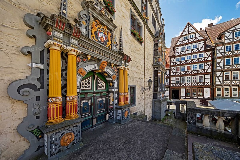 Main portal with colourful wood carving on Münden Town Hall, Weser Renaissance, Hann. Münden or Hannoversch Münden, Lower Saxony, Germany, Europe