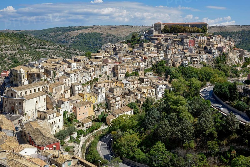View from Ragusa Superiore to Ragusa Ibla, historical district of Ragusa, province Ragusa, Sicily, Italy, Europe