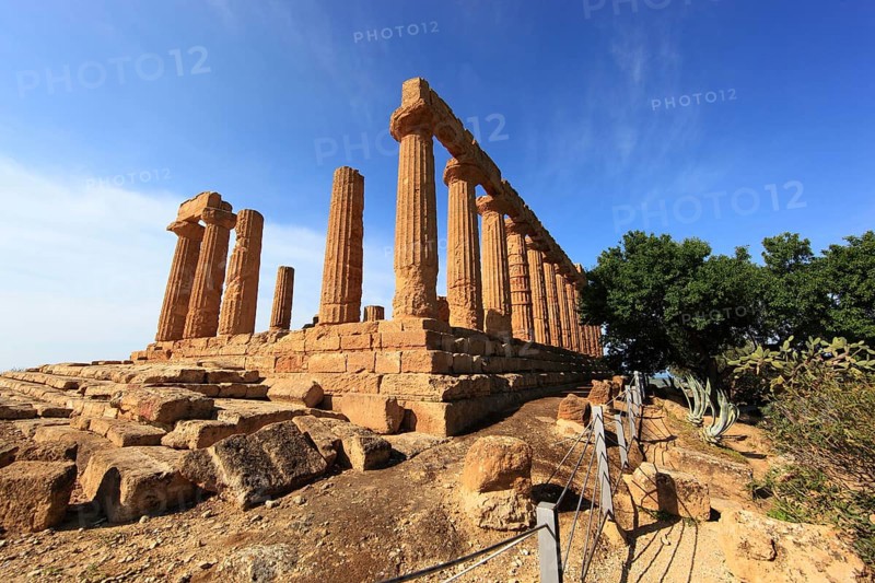 In the Parco Valle dei Templi di Agrigento, Unesco World Heritage Site, Remains of the Ancient City of Akragas in the Valley of the Temples of Agrigento, Temple of Hera Lacinia or Temple of Juno, Tempio di Giunone, Sicily, Italy, Europe