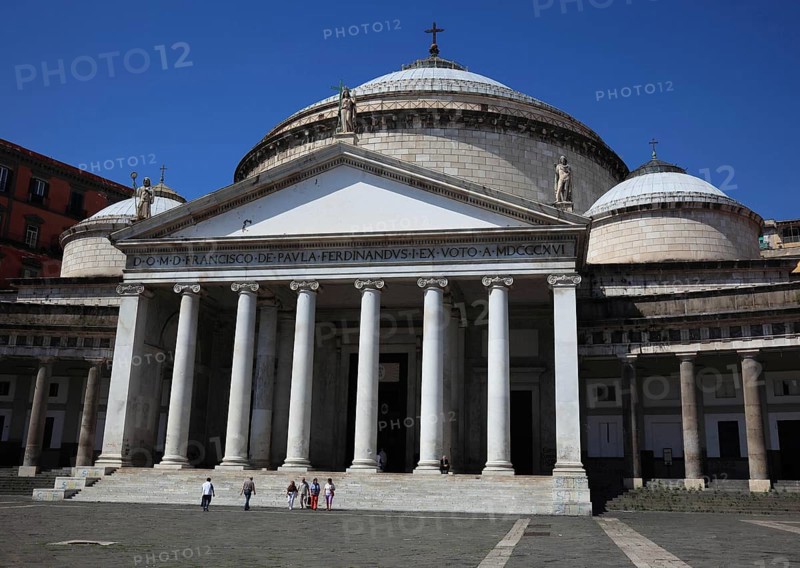 Basilica di San Francesco di Paola in Piazza del Plebiscito, Naples, Campania, Italy, Europe