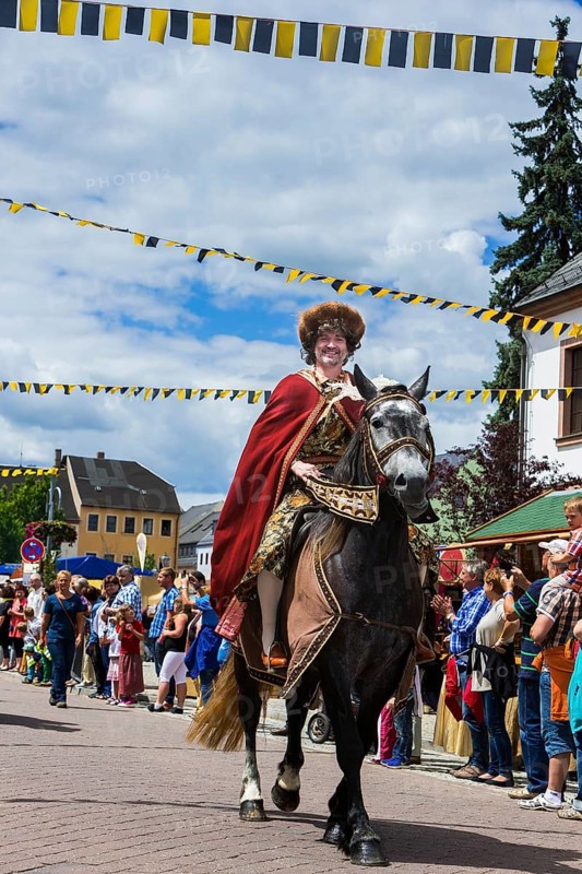 Lively princely procession in Rochlitz