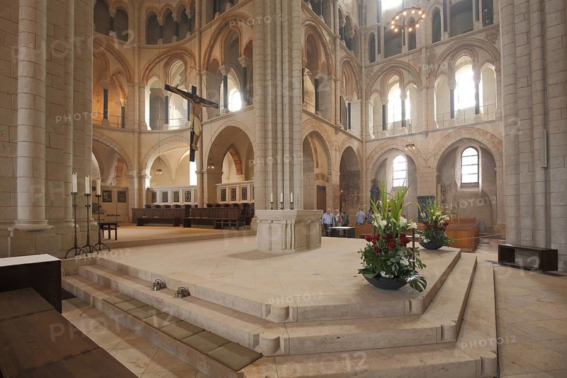 Interior view with chancel of the High Romanesque early Gothic cathedral, Old Town, Limburg, Hesse, Germany, Europe