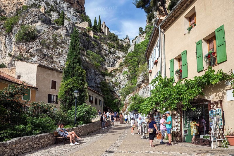 Moustiers-Sainte-Marie, Département Alpes-de-Haute-Provence, Region Provence-Alpes-Côte d'Azur, Provence, France, Europe