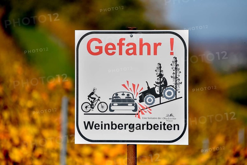 Signboard danger vineyard work, near Durbach, Ortenaukreis, Black Forest, Baden-Württemberg, Germany, Europe