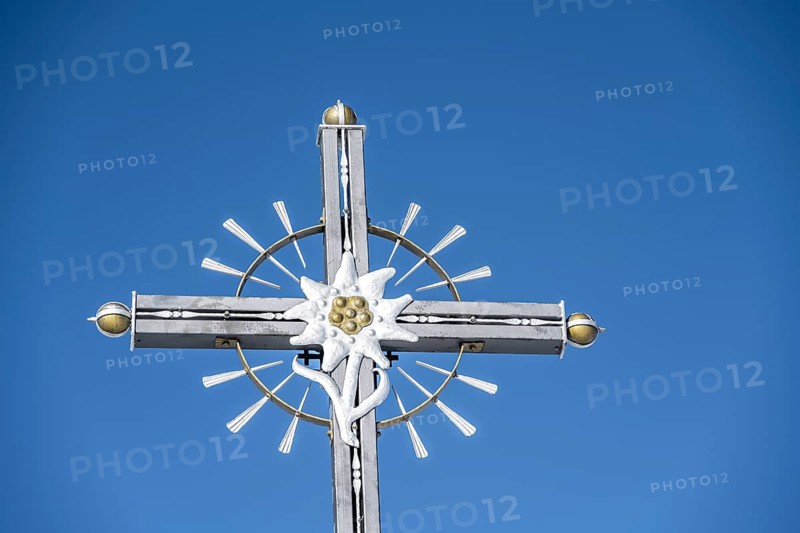 Summit cross with edelweiss, Sonntagshorn, Chiemgau Alps, Bavaria, Germany, Europe