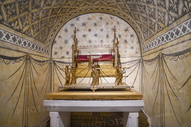 Relic of Saint Magdalene in the crypt of the early Gothic basilica of Sainte-Marie-Madeleine, Vézelay, Yonne department, Bourgogne-Franche-Comté region, Burgundy, France, Europe