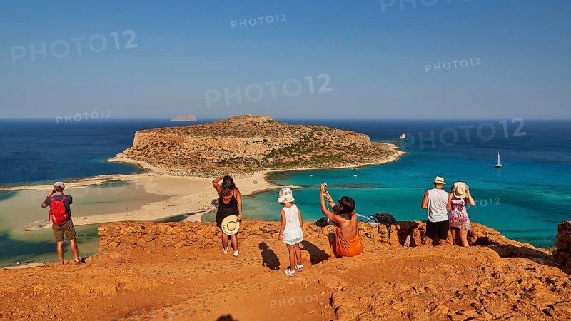 Viewpoint, tourists from behind, Tigani Island, sandbank, Pontikos Island, Gramvoussa Peninsula, Pirate Bay, Balos, Tigani, cloudless blue sky, West Crete, Crete Island, Greece, Europe