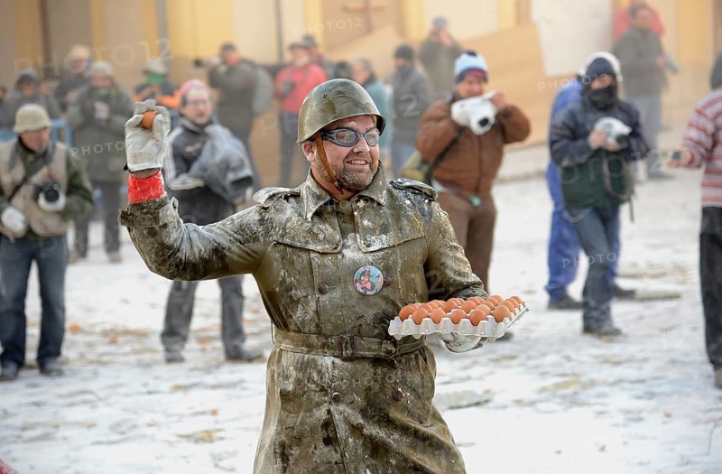 Els Enfarinats flour fight, rebels, armed with flour, eggs and firecrackers, take over the regiment of the city for one day, Plaza de la Iglesia, Ibi, Province of Alicante, Costa Blanca, Spain, Europe