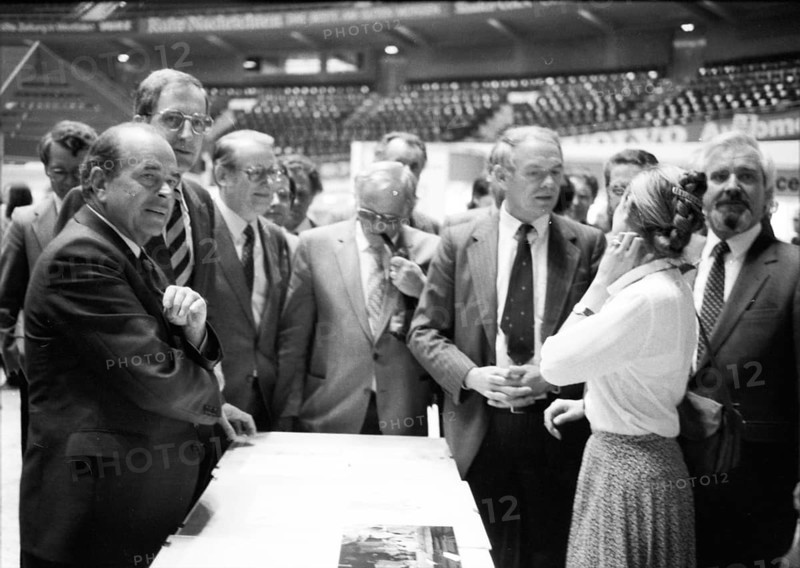 The 7th Interschool '80 education fair on 5 May 1980 in the Westfalenhalle Dortmund. Juergen Girgensohn, Juergen Schmude, N.N., Hermann Heinemann, Guenter Samtlebe, N.N. from left, Germany, Europe