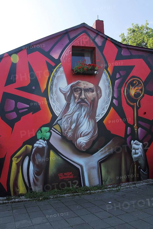 Mural Saint Patrick by Klark Kent and Case MaClaim, Streetart, Grafitti, Figure, Wizard, Staff, Ostend, Main, Frankfurt, Hesse, Germany, Europe