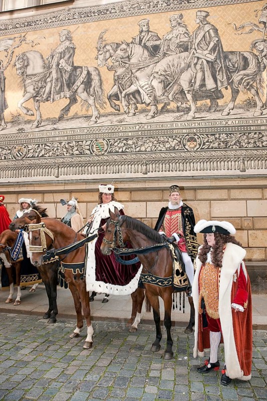 Living procession of princes at the Fürstenzug in Dresden