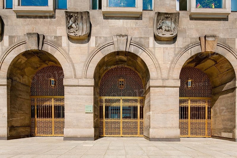 Dresden City Hall, Golden Gate