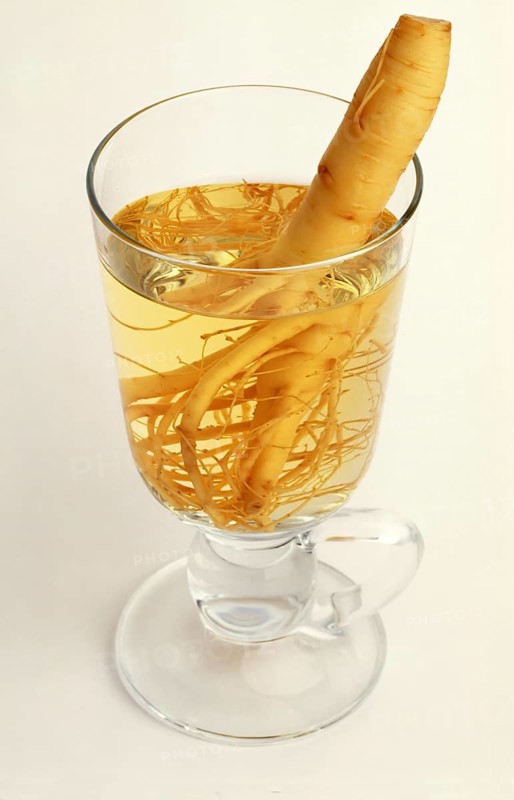 Ginseng (Panax ginseng) Ginseng wine, ginseng, ginseng root, medicinal plant of Asian medicine