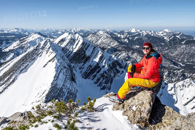 Ski tourers at the summit, mountains in winter, Sonntagshorn, Chiemgau Alps, Bavaria, Germany, Europe