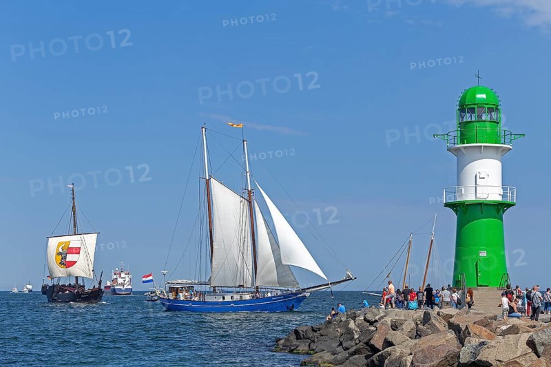 Sailing ships, pier lights, Unterwarnow, Hanse Sail, Warnemünde, Rostock, Mecklenburg-Western Pomerania, Germany, Europe