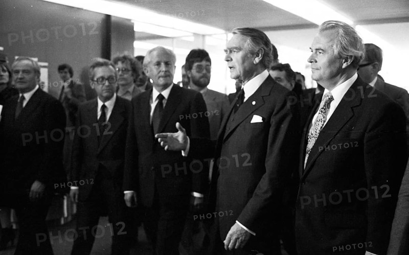 The Krupp Group used the visit of the important GDR politician, Guenter Mittag, to Bonn for talks in the Villa Huegel with Berthold Beitz in Essen on 17 April 1980. Ewald Moldt, Berthold Beitz, Guenter Mittag from right, Germany, Europe