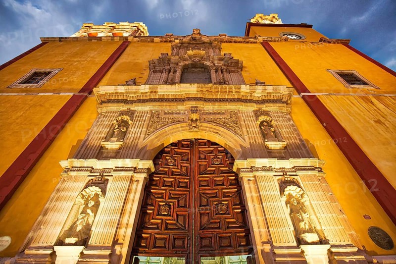 Entrance of Basilica of Our Lady of Guanajuato (Basílica de Nuestra Senora de Guanajuato)