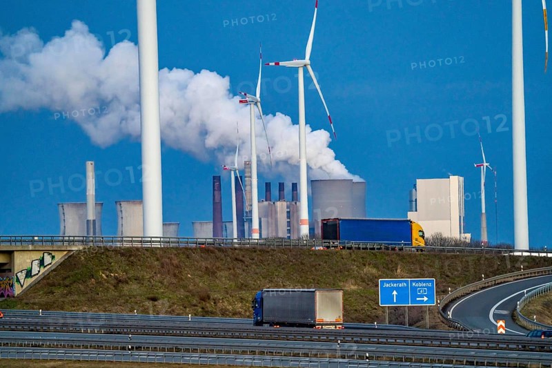 RWE Power Neurath lignite-fired power plant, RWE wind farm, Jackerath motorway junction, A44 and A61, near Bedburg, North Rhine-Westphalia, Germany, Europe