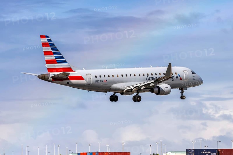 An Embraer 175 aircraft of American Eagle with the registration number N251NN at Miami Airport, USA, North America