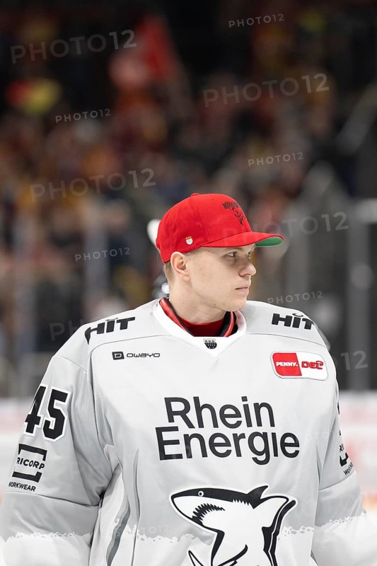 PSD Bank Dome, Düsseldorf, North Rhine-Westphalia, Tobias Ancicka (Koelner Haie, #45), PENNY DEL, Düsseldorfer EG- Kölner Haie on 24/01/2025 at the PSD Bank Dome in Düsseldorf Germany
