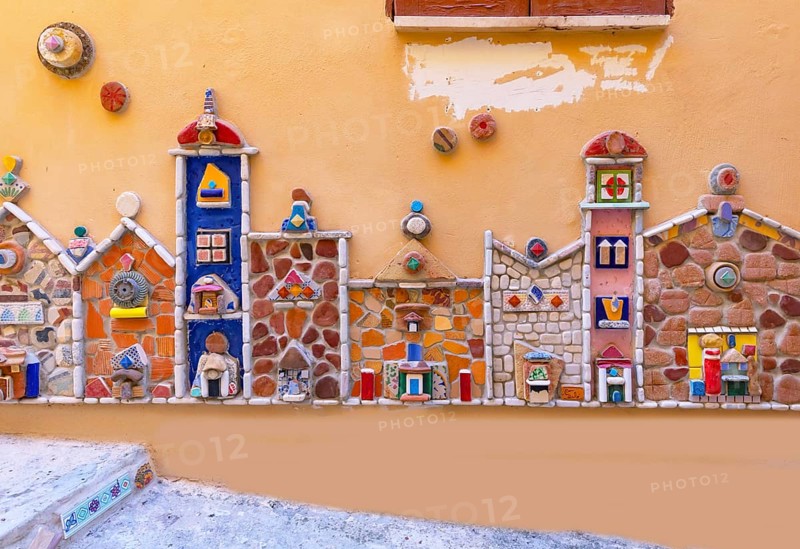 Mosaics and decorations at Cortile Carini alley, Sciacca, Agrigento district, Sicily, Italy, Europe