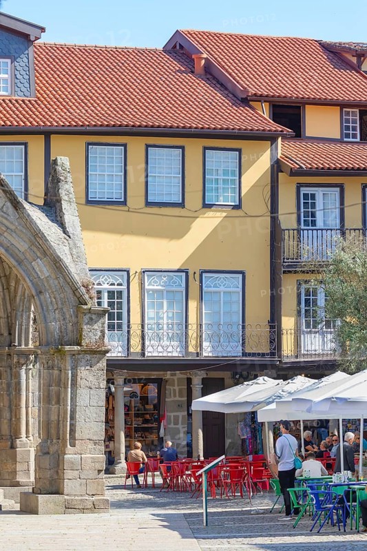 Oliviera square (Largo da Oliveira), Guimaraes, Minho Region, Portugal, Europe
