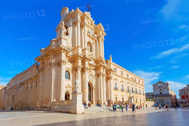 Piazza Duomo, Ortygia, Syracuse, Sicily, Italy, Europe