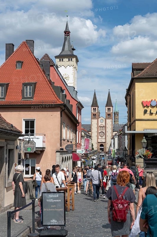 St Kilian's Cathedral with lively Domstrasse, Würzburg, Lower Franconia, Bavaria, Germany, Europe