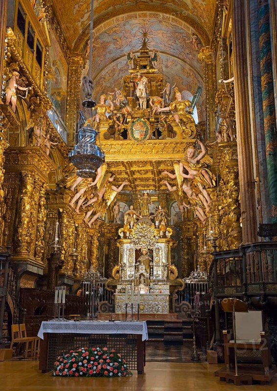 Magnificently designed baroque interior of a church with rich gold decoration and angel figures, cathedral, Santiago de Compostela, autonomous community of Galicia, place of pilgrimage, destination of the Way of St James, Spain, Europe