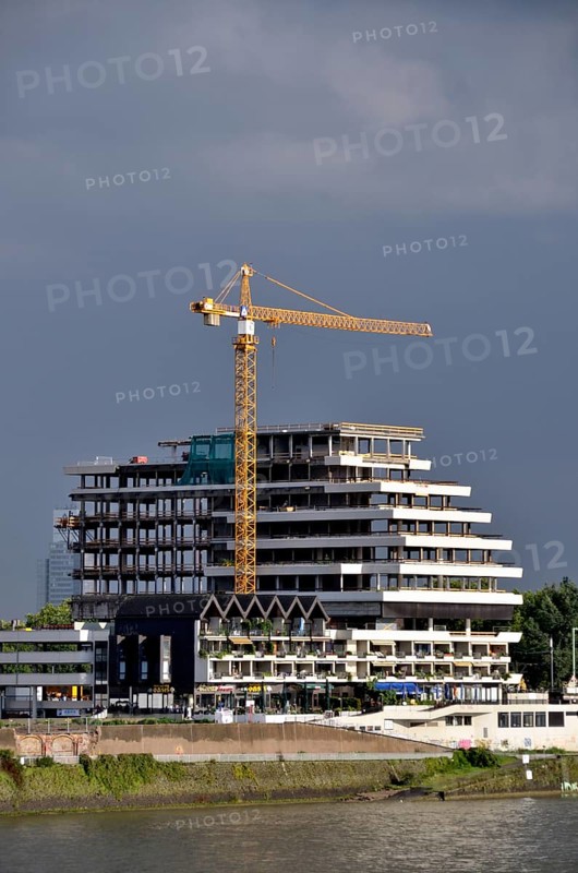 The Lufthansa high-rise (headquarters of the German airline until 2007) on the banks of the Rhine in Deutz becomes MaxCologne, renovation until 2012, Cologne, North Rhine-Westphalia, Germany, Europe