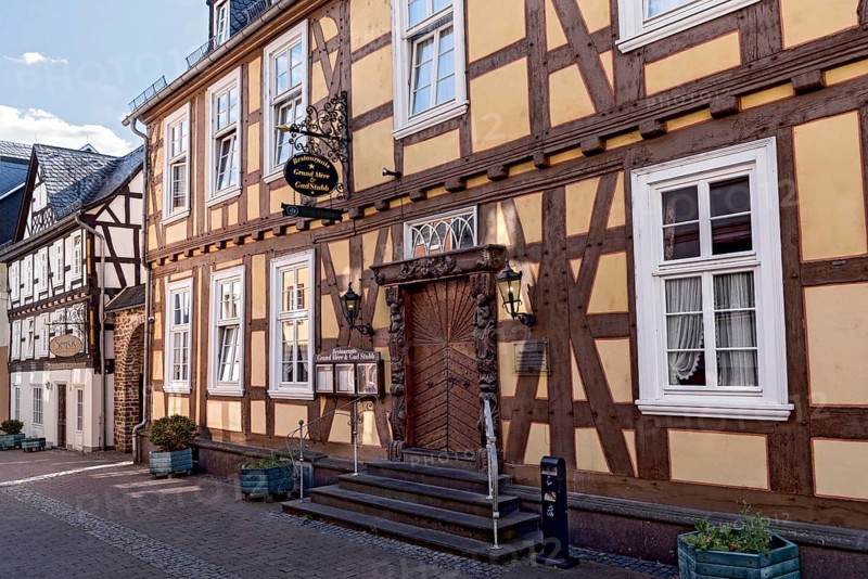 Hotel Nassau Oranien, historic half-timbered house, baroque, façade, portal with carvings by Johann Neudecker, decor, Nassauer Hof, starred restaurant Grand Mére & Gud Stubb, Borngasse, old town, Hadamar, Limburg-Weilburg, Westerwald, Hesse, Germany, Europe