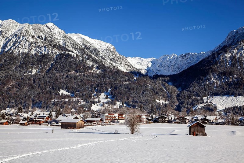 Winter landscape, snowy landscape, view of Oberstdorf, behind Gaisalphorn, Geißfuß, Nebelhorn, Oberallgäu, Allgäu, Bavaria, Germany, Europe