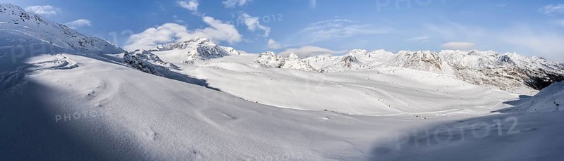 Panorama of the Ortler Alps in winter, snow-covered mountain landscape, mountain peak Monte Cevedale and glacier Zufallferner, Ortler Alps, Vinschgau Valley, Italy, Europe