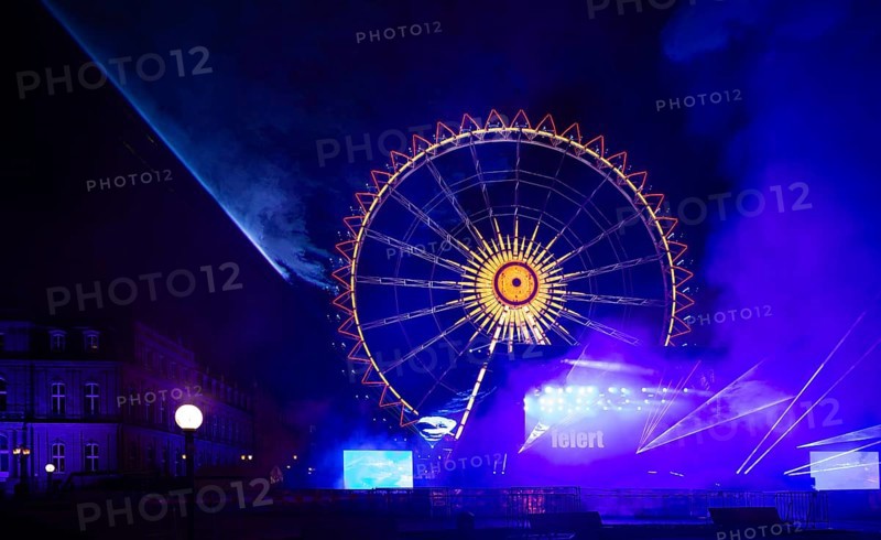 Night shot, rehearsal for New Year's Eve party, theatre, laser show, light show, Ferris wheel, Schlossplatz, Stuttgart, Baden-Württemberg, Germany, Europe
