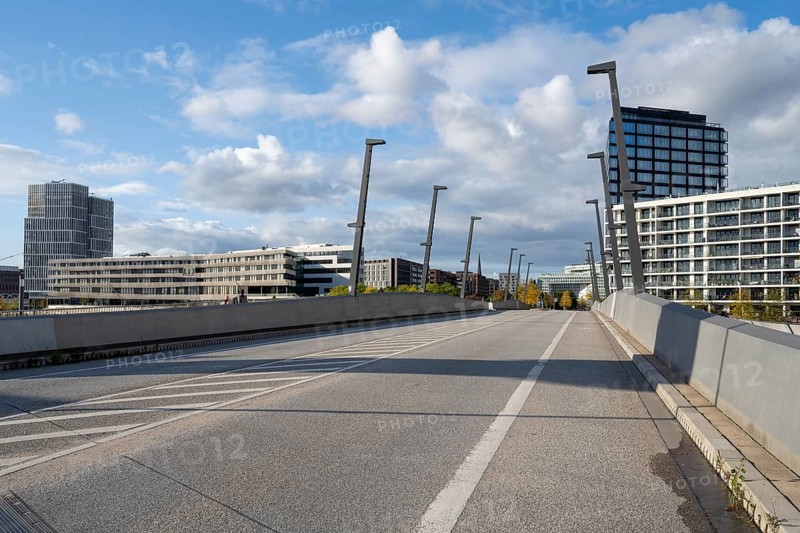 Modern residential and commercial building, University, Versmannkai, Baakenhafenbrücke, Baakenhafen, Hafencity, Hamburg, Germany, Europe