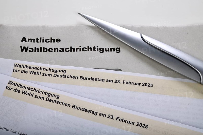 Official election notification for the Bundestag election on 23 February 2025 in the Federal Republic of Germany, letter, documents, election documents, notification, letter opener, Statistisches Landesamt Stuttgart, Baden-Württemberg, Germany, Europe
