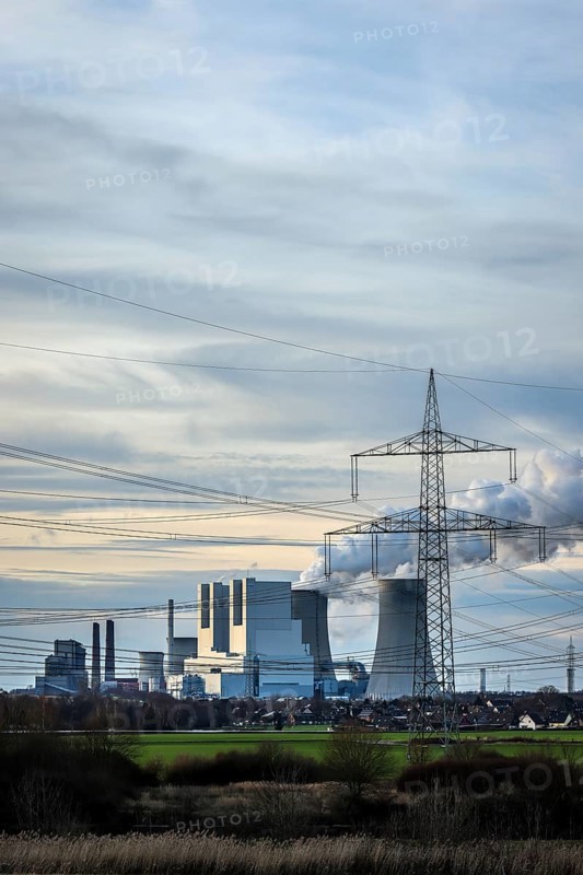 Grevenbroich, North Rhine-Westphalia, Germany, RWE Power AG Neurath power plant, lignite-fired power plant at RWE's Garzweiler opencast lignite mine, here in the foreground the new power plant units F and G, Europe