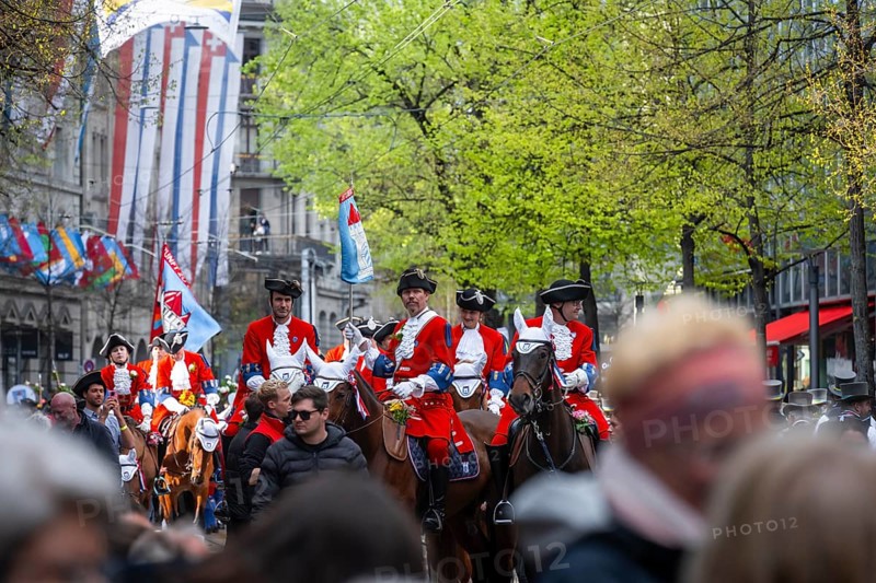 Parade of historically costumed guild members, Oberstrass Guild, Sechseläuten or Sächsilüüte, Zurich Spring Festival, Zurich, Switzerland, Europe