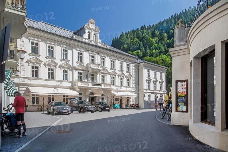 Historic Grandhotel Straubinger by the waterfall on Straubigerplatz in the centre, Bad Gastein, Gastein Valley, Hohe Tauern, Pongau, Salzburg Province, Austria, Europe