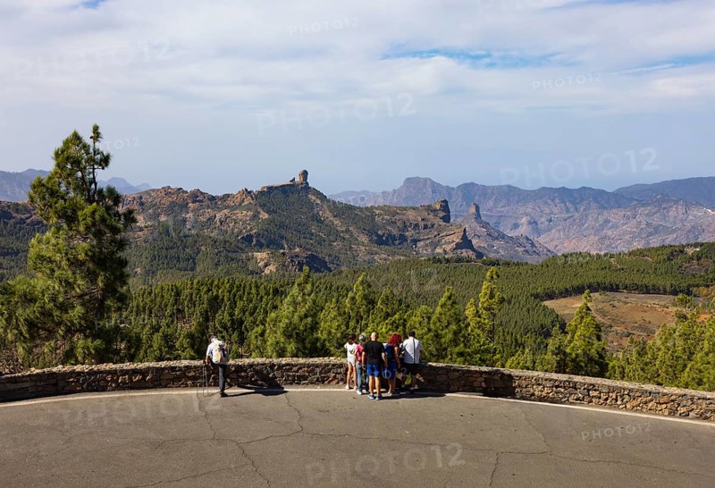Viewpoint at the summit of Pico de las Nieves with a view of the Caldera de Tirajana valley, Gran Canaria, Canary Islands, Spain, Europe