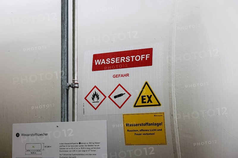 Holzwickede, North Rhine-Westphalia, Germany, natural gas network for pure hydrogen, hydrogen tank, hydrogen project H2HoWi, the distribution network operator Westnetz, a subsidiary of the Essen-based EON subsidiary Westenergie AG, is supplying end customers in Holzwickede near Dortmund with 100 per cent green hydrogen via the public natural gas network for the first time, here the hydrogen tank, Europe