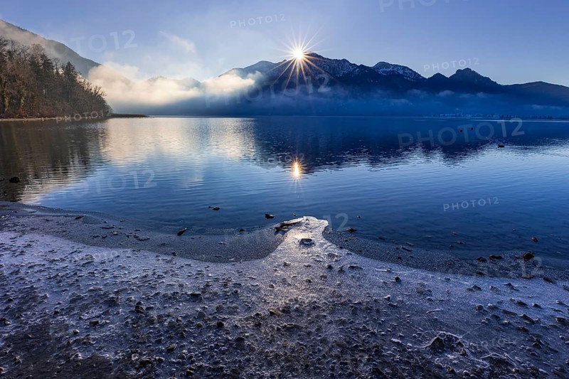 Lake, reflection, fog, sunbeams, backlight, winter, snow, ice, icy, Lake Kochel, view of Herzogstand, Heimgarten, Alpine foothills, Bavaria, Germany, Europe