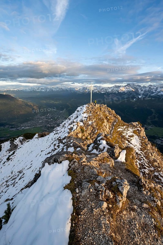 Summit cross at the summit of the Kramerspitz, at sunset, in autumn, Ammergau Alps, in autumn, Bavarian Prealps, Bavaria, Germany, Europe