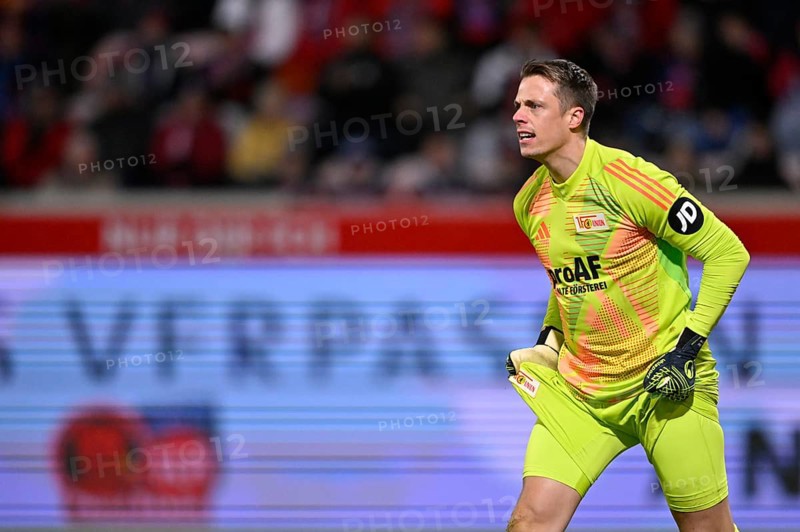 Goalkeeper Alexander Schwolow 1. FC Union Berlin FCU (37) angry, Voith-Arena, Heidenheim, Baden-Württemberg, Germany, Europe