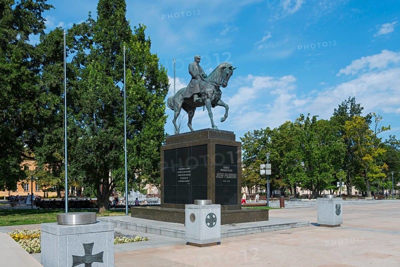 Monumental equestrian statue in a sunny park with surrounding vegetation, monument, equestrian statue of Josef Pilsudski, Józef Pilsudski Monument, Litewski Square, Lithuanian Square, Lublin, Poland, Europe