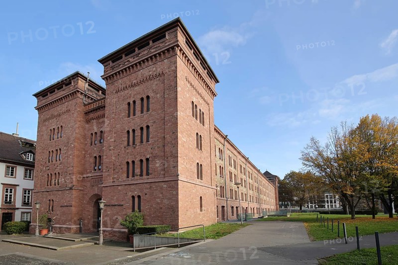 Proviant Magazin building built in 1867 with carnival museum, Old Town, Mainz, Rhine-Hesse region, Rhineland-Palatinate, Germany, Europe