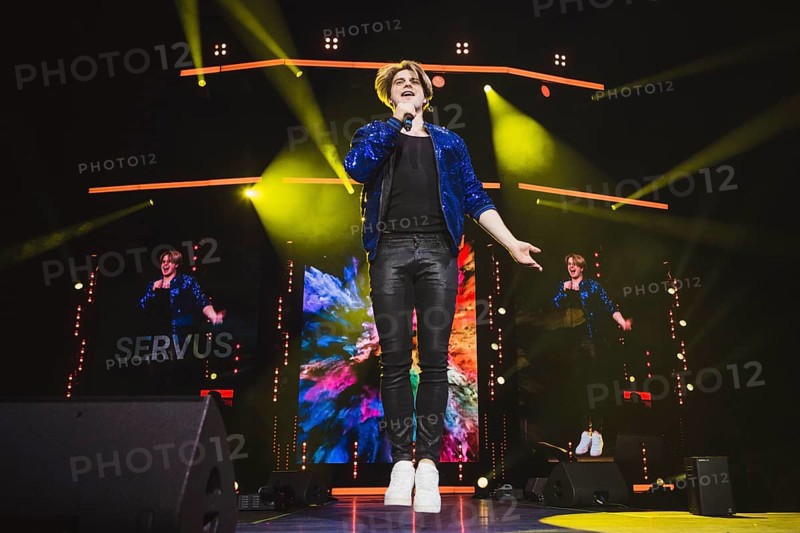 Vincent Groß at the Schlagernacht des Jahres live on Das Original Tour in the Berlin Uber Arena on 16 November 2024